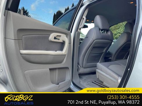 Used 2012 Chevrolet Traverse LS image 17