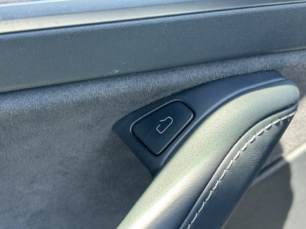 Used 2023 Tesla Model Y 2WD image 22