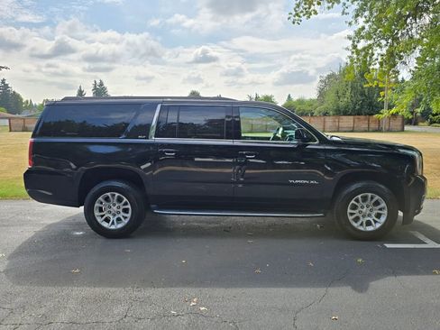 Used 2019 GMC Yukon XL SLT image 8