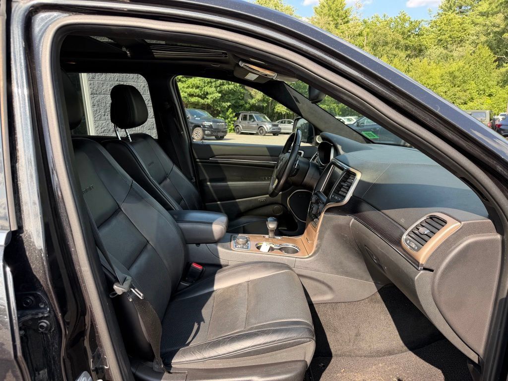 Used 2015 Jeep Grand Cherokee Summit w/ Platinum Series Group AWD/4WD image 13