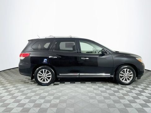 Used 2015 Nissan Pathfinder SL w/ SL Tech Package FWD image 9