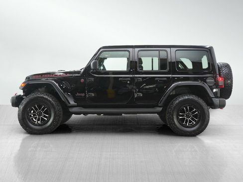 Used 2024 Jeep Wrangler Unlimited Rubicon AWD/4WD image 3