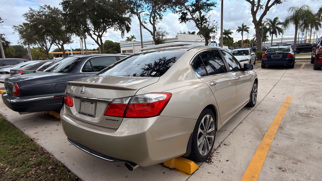 Used 2014 Honda Accord Sport image 10