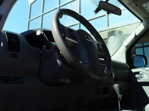 Used 2021 Nissan Frontier S image 39