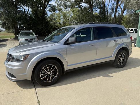 Used 2018 Dodge Journey SE w/ Connectivity Group image 6