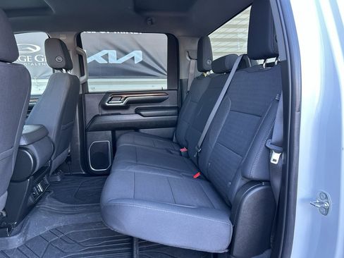 Used 2024 Chevrolet Silverado 3500 LT w/ Convenience Package image 12