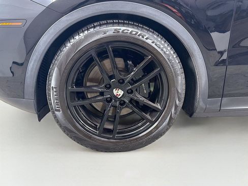 Used 2020 Porsche Cayenne AWD/4WD image 26
