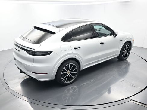 Certified 2023 Porsche Cayenne Turbo S image 39