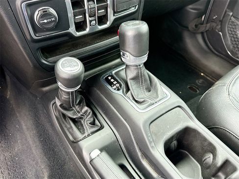 Used 2023 Jeep Wrangler Unlimited Sahara w/ Cold Weather Group image 15