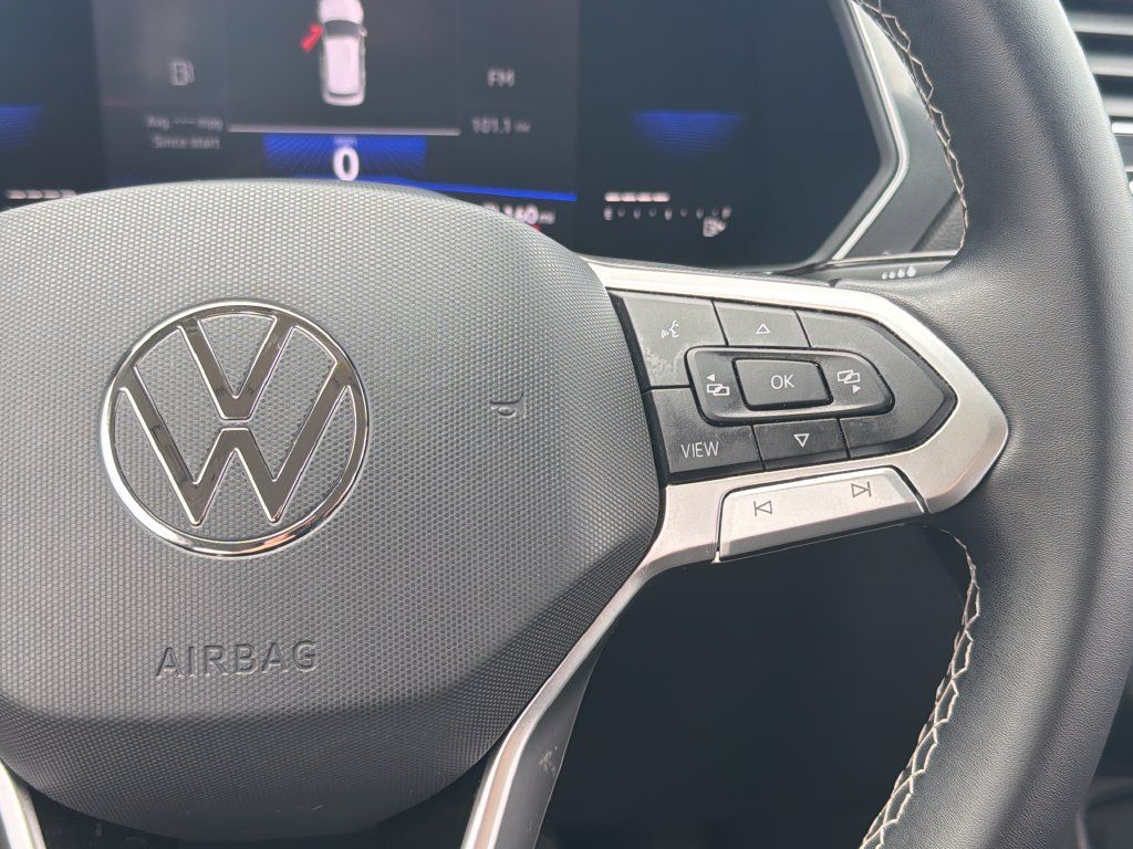 Certified 2023 Volkswagen Tiguan SE FWD image 12