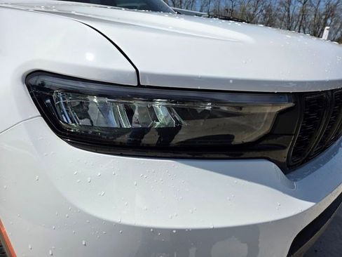 Used 2023 Jeep Grand Cherokee L Laredo image 19