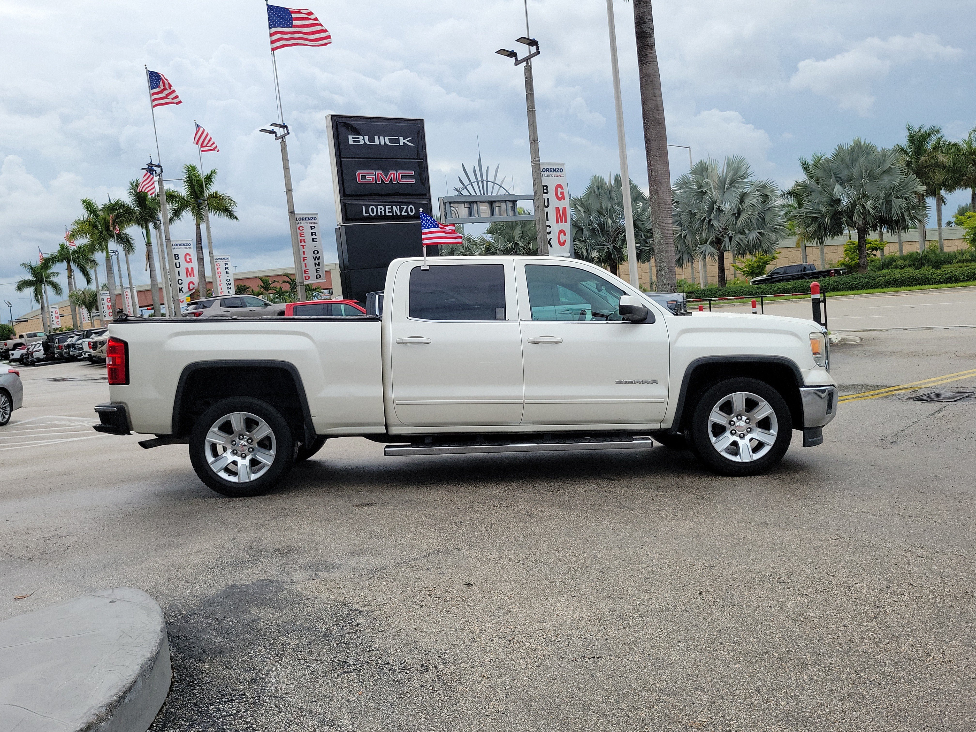 Used 2014 GMC Sierra 1500 SLE w/ SLE Preferred Package RWD image 4