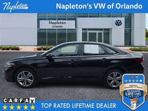 Used 2024 Volkswagen Jetta SE image 9