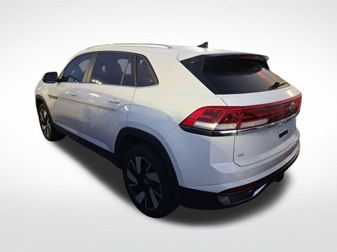 Used 2024 Volkswagen Atlas Cross Sport SE FWD image 10
