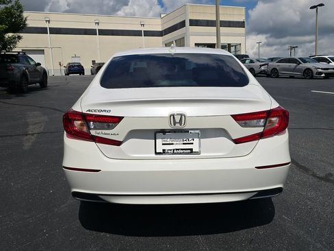 Used 2018 Honda Accord LX image 4