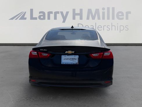 Used 2017 Chevrolet Malibu LS FWD image 4
