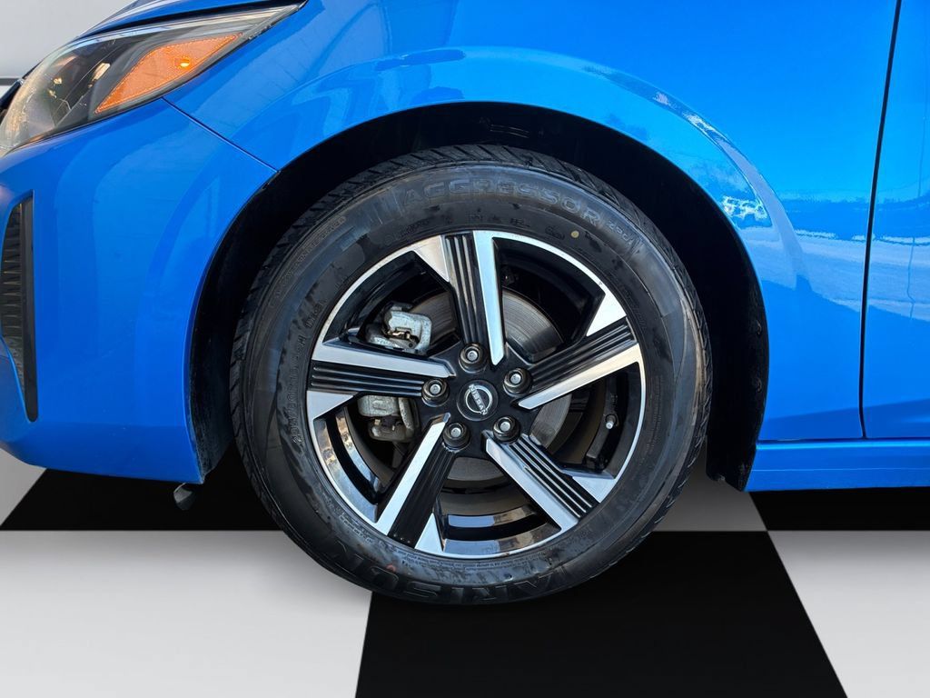 Used 2024 Nissan Sentra SV FWD image 14
