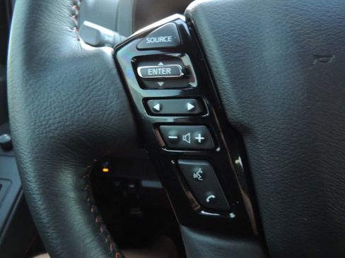 Used 2025 Nissan Frontier PRO-4X image 29