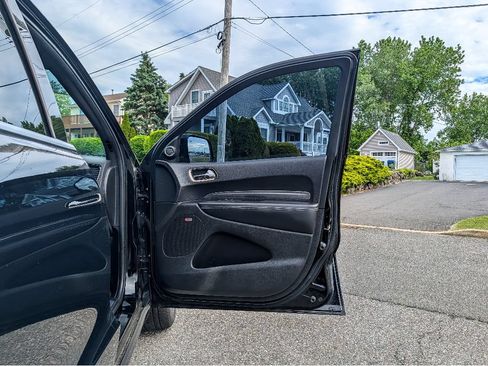 Used 2018 Dodge Durango SRT AWD/4WD image 13