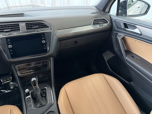 Used 2024 Volkswagen Tiguan SE R-Line FWD image 30