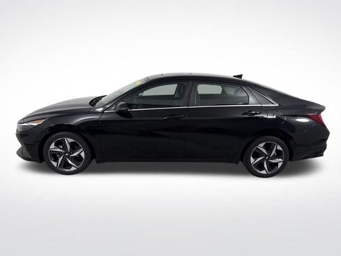 Used 2023 Hyundai Elantra Limited w/ Preferred Accessory Package image 8