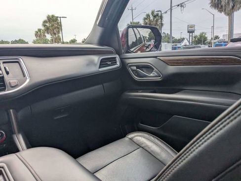 Used 2021 Chevrolet Suburban High Country RWD image 17
