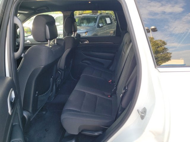 Used 2018 Jeep Grand Cherokee Laredo AWD/4WD image 35