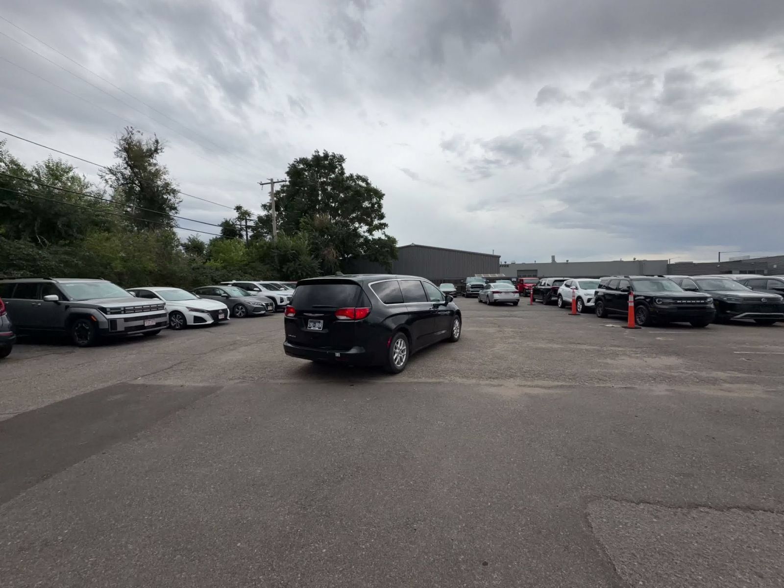 Used 2023 Chrysler Voyager LX FWD image 12