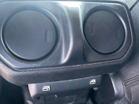Used 2022 Jeep Wrangler Unlimited Sport AWD/4WD image 15