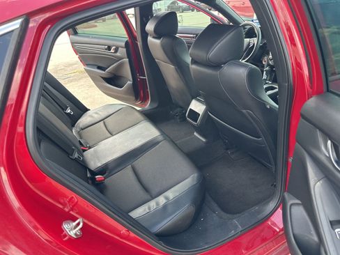 Used 2018 Honda Accord Sport image 9