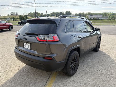 Used 2023 Jeep Cherokee Altitude Lux AWD/4WD image 5
