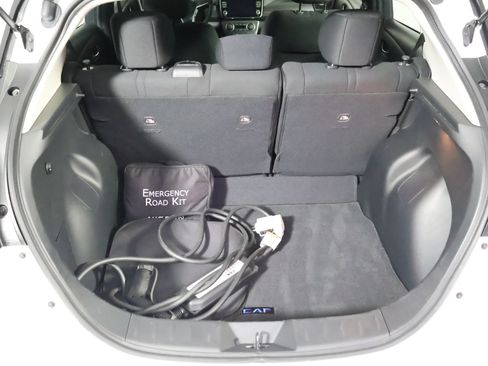 Used 2025 Nissan Leaf S FWD image 11