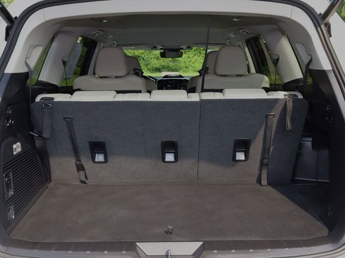 Used 2023 Subaru Ascent Limited image 13