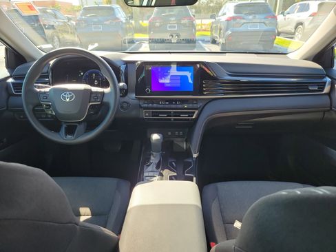Used 2025 Toyota Camry LE image 16