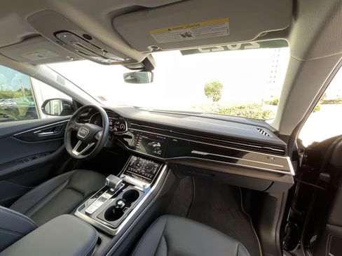 Used 2023 Audi Q8 Prestige image 21