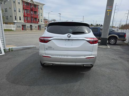 Used 2020 Buick Enclave Essence w/ Sound and Sites Package AWD/4WD image 7