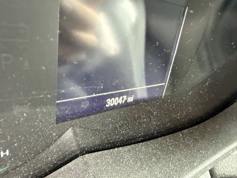 Used 2022 Chevrolet Trax LS w/ Tint and Cruise Package image 8