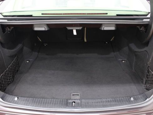 Used 2010 Mercedes-Benz E 350 4MATIC Sedan image 38