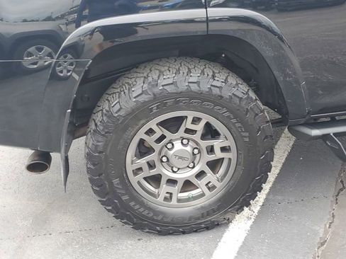 Used 2021 Toyota 4Runner Venture w/ Moonroof Package AWD/4WD image 5
