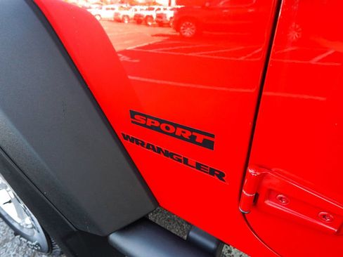 Used 2015 Jeep Wrangler Sport w/ Quick Order Package 24S AWD/4WD image 9