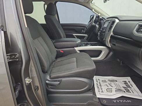Used 2017 Nissan Titan SV image 35
