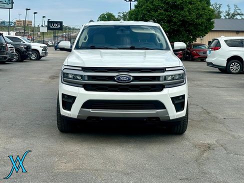 Used 2022 Ford Expedition XLT AWD/4WD image 2