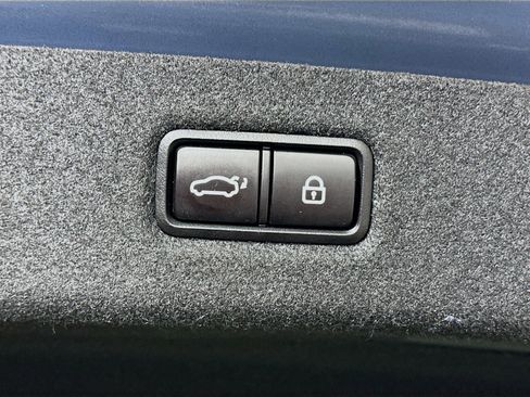 Used 2017 Genesis G90 5.0 Ultimate image 34