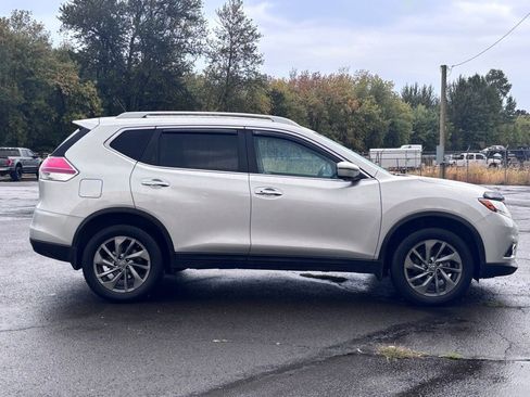 Used 2016 Nissan Rogue SL image 16
