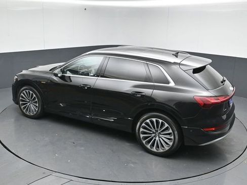 Used 2019 Audi e-tron Prestige w/ Prestige Package image 50