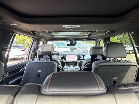 Used 2025 Jeep Grand Wagoneer Series III w/ Rear Seat Video Group 1 AWD/4WD image 34