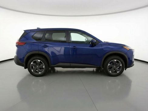 Used 2025 Nissan Rogue SV image 11