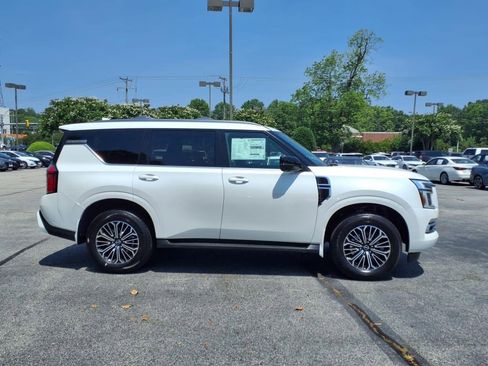 New 2025 Nissan Armada SL w/ Captain's Chari Seat Package image 2