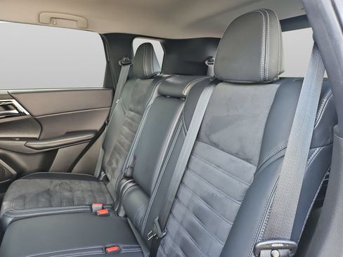 Used 2023 Mitsubishi Outlander SE AWD/4WD image 36