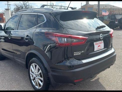 Used 2020 Nissan Rogue Sport SV image 17
